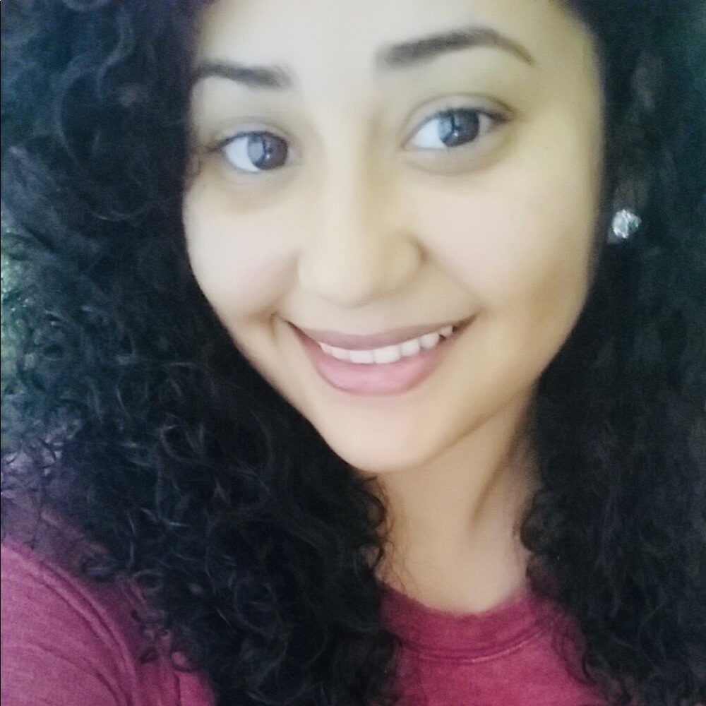 Meet your Posher, Angela